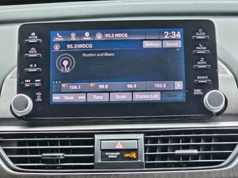 Used 2018 Honda Accord EX image 21