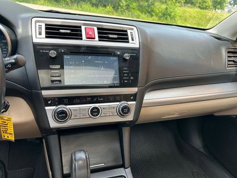 Used 2017 Subaru Outback 2.5i Premium AWD/4WD image 16