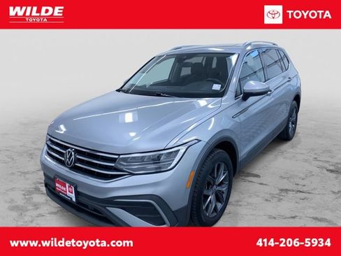 Used 2022 Volkswagen Tiguan SE image 1