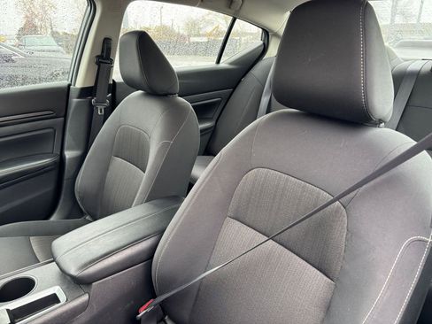 Used 2025 Nissan Altima 2.5 SV FWD image 34