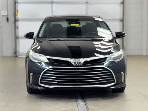 Used 2016 Toyota Avalon Limited image 2