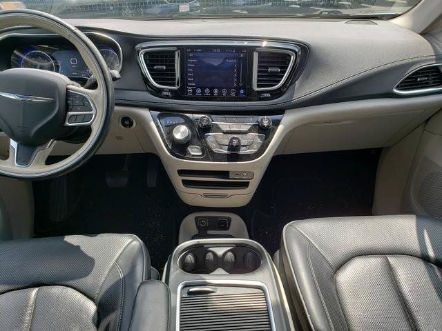 Used 2020 Chrysler Pacifica Limited w/ 8-pass Seating Package FWD image 15