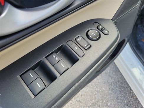 Used 2020 Honda CR-V LX image 18