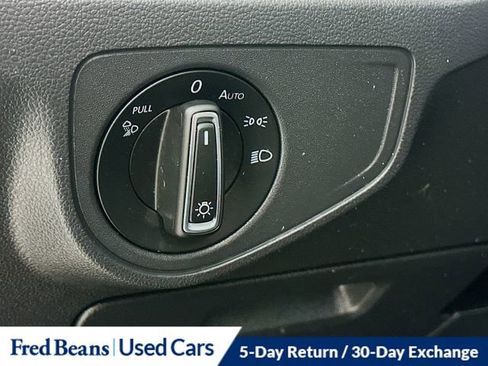 Used 2023 Volkswagen Atlas SE w/ Panoramic Sunroof Package image 11