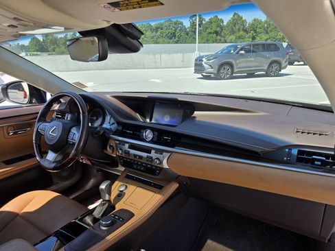 Used 2017 Lexus ES 350 w/ Premium Package FWD image 28