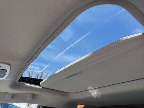 Used 2025 Toyota Sienna XLE image 25