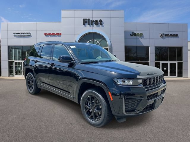 New 2026 Jeep Grand Cherokee Altitude AWD/4WD image 1