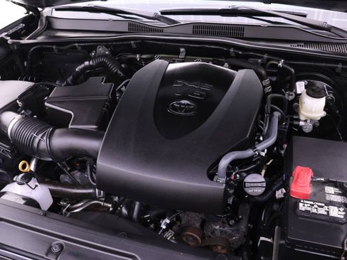 Certified 2022 Toyota Tacoma SR image 16