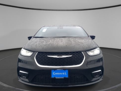 New 2026 Chrysler Pacifica Limited image 1