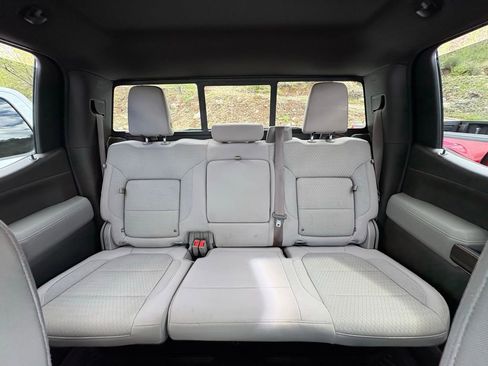 Used 2021 Chevrolet Silverado 1500 LT Trail Boss w/ Convenience Package II image 6