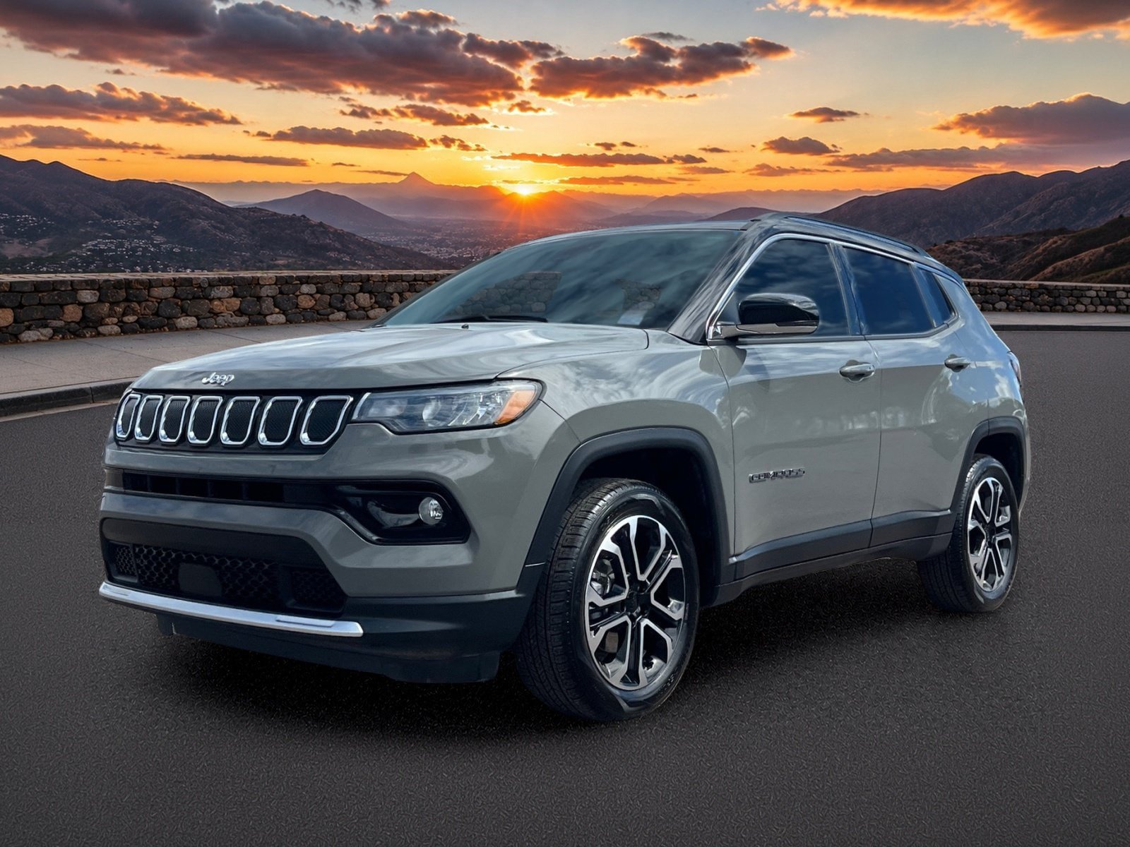 Used 2022 Jeep Compass Limited w/ Sun and Sound Group AWD/4WD image 2