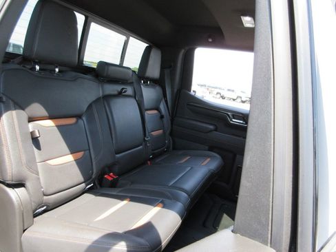 Certified 2023 GMC Sierra 1500 AT4 w/ Technology Package AWD/4WD image 25