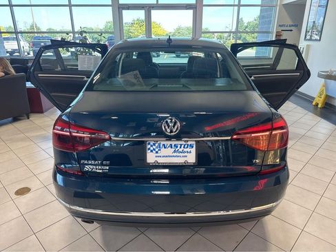 Used 2018 Volkswagen Passat 2.0T SE FWD image 10
