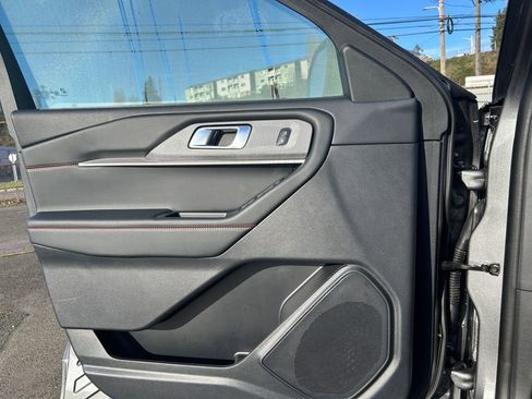 Used 2025 Ford Explorer ST-Line w/ ST-Line Street Pack image 22