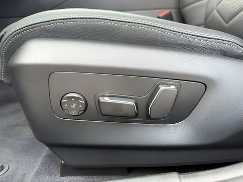 New 2027 BMW i5 eDrive40 w/ Premium Package RWD image 11