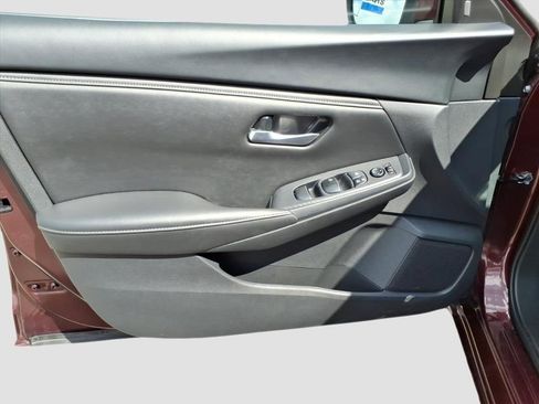 Used 2023 Nissan Sentra SV image 18