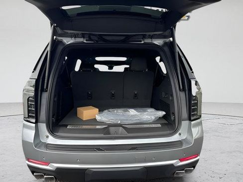 New 2026 Chevrolet Suburban High Country AWD/4WD image 7