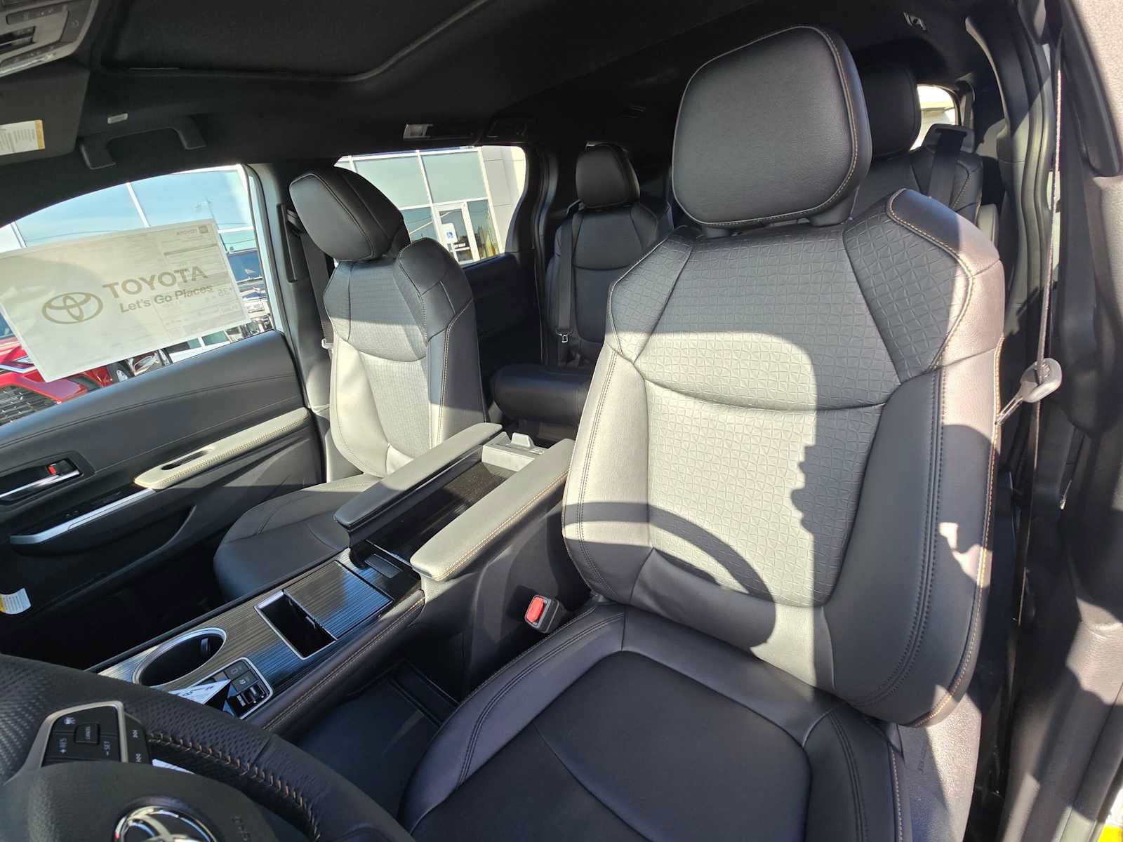 New 2026 Toyota Sienna XLE Woodland Edition AWD/4WD image 22
