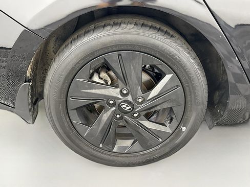 Used 2023 Hyundai Elantra SEL image 33