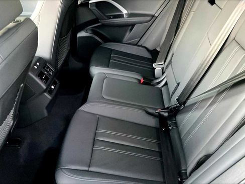 Used 2025 Audi Q5 Premium w/ Convenience Package AWD/4WD image 35