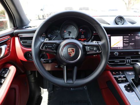 Used 2025 Porsche Macan S AWD/4WD image 16