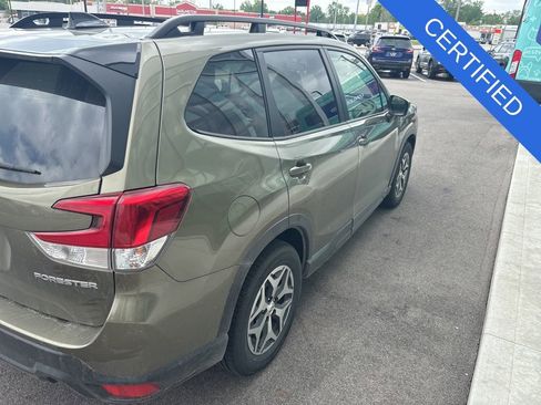 Used 2024 Subaru Forester Premium AWD/4WD image 4