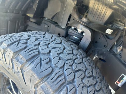 Used 2021 Nissan Titan SV w/ SV Convenience Package image 19