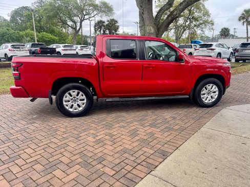 Used 2022 Nissan Frontier SV image 6