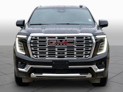 Used 2025 GMC Yukon XL Denali AWD/4WD image 4