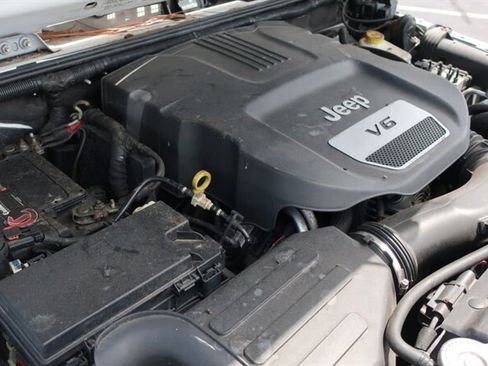Used 2014 Jeep Wrangler Sahara AWD/4WD image 39