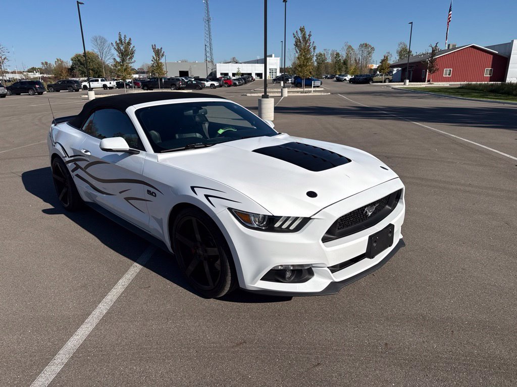Used 2016 Ford Mustang GT Premium RWD image 3