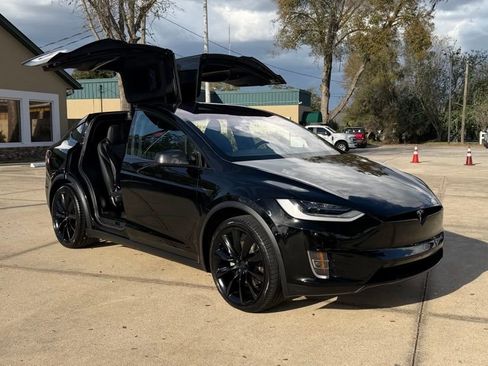 Used 2020 Tesla Model X Long Range image 17