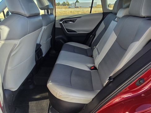 Used 2022 Toyota RAV4 Limited image 14