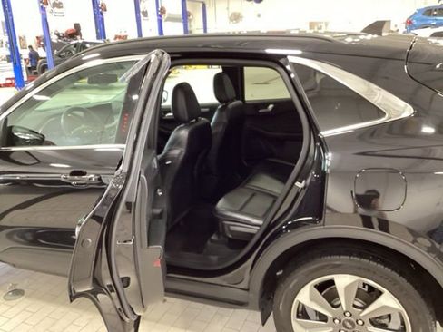 Used 2023 Ford Escape Platinum AWD/4WD image 12