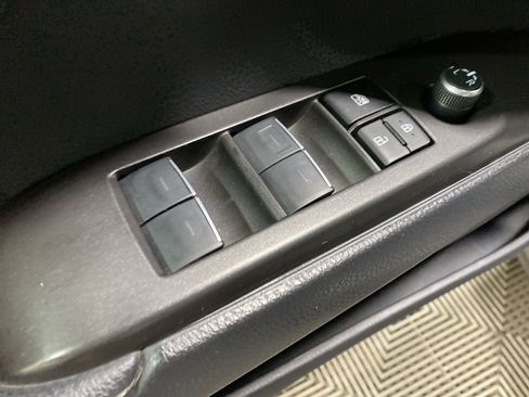 Used 2022 Toyota Camry XLE image 17