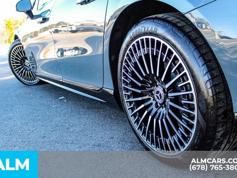 Used 2024 Mercedes-Benz EQS 580 580 image 15