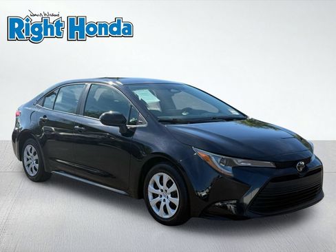 Used 2024 Toyota Corolla LE FWD image 10