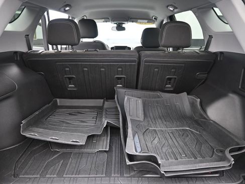 Used 2023 GMC Terrain SLE w/ Driver Convenience Package image 30