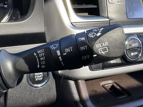 Used 2019 Toyota Highlander XLE AWD/4WD image 21