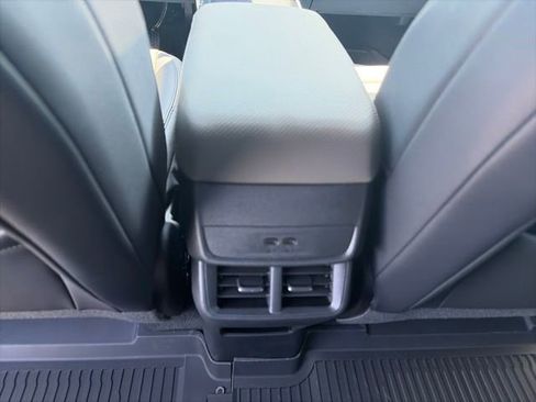 New 2026 Chevrolet Equinox LT w/ Convenience Package II AWD/4WD image 13