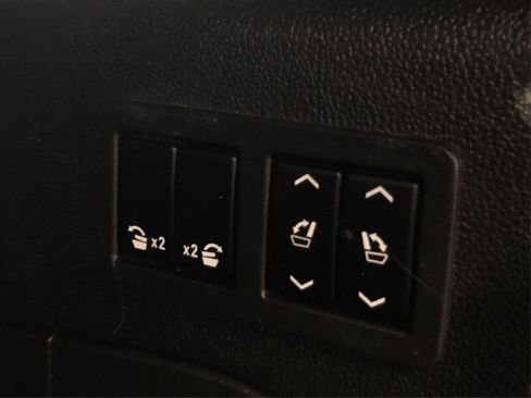 Used 2015 GMC Yukon XL SLT w/ HD Trailering Package image 29