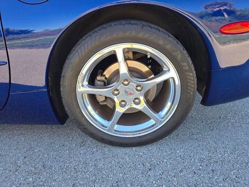 Used 2004 Chevrolet Corvette Coupe w/ Preferred Equipment Group image 36