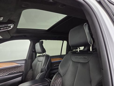 Used 2023 Jeep Grand Cherokee L Summit AWD/4WD image 27