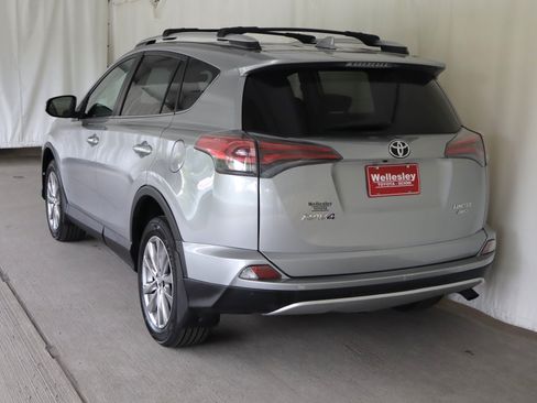 Used 2016 Toyota RAV4 Limited AWD/4WD image 25