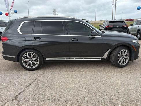 Used 2021 BMW X7 xDrive40i w/ Parking Assistance Package AWD/4WD image 2