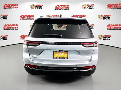 Used 2023 Jeep Grand Cherokee Altitude image 17