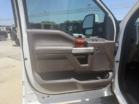 Used 2020 Ford F250 King Ranch w/ King Ranch Ultimate Package AWD/4WD image 9