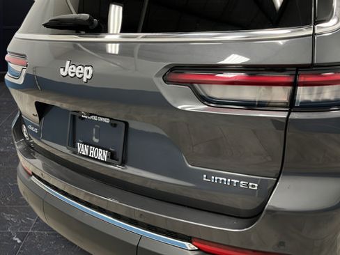 Used 2023 Jeep Grand Cherokee L Limited w/ Luxury Tech Group II AWD/4WD image 39