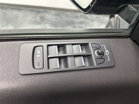 Used 2021 Land Rover Discovery Sport SE R-Dynamic image 17