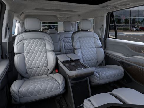 New 2026 Lincoln Navigator L Black Label AWD/4WD image 11